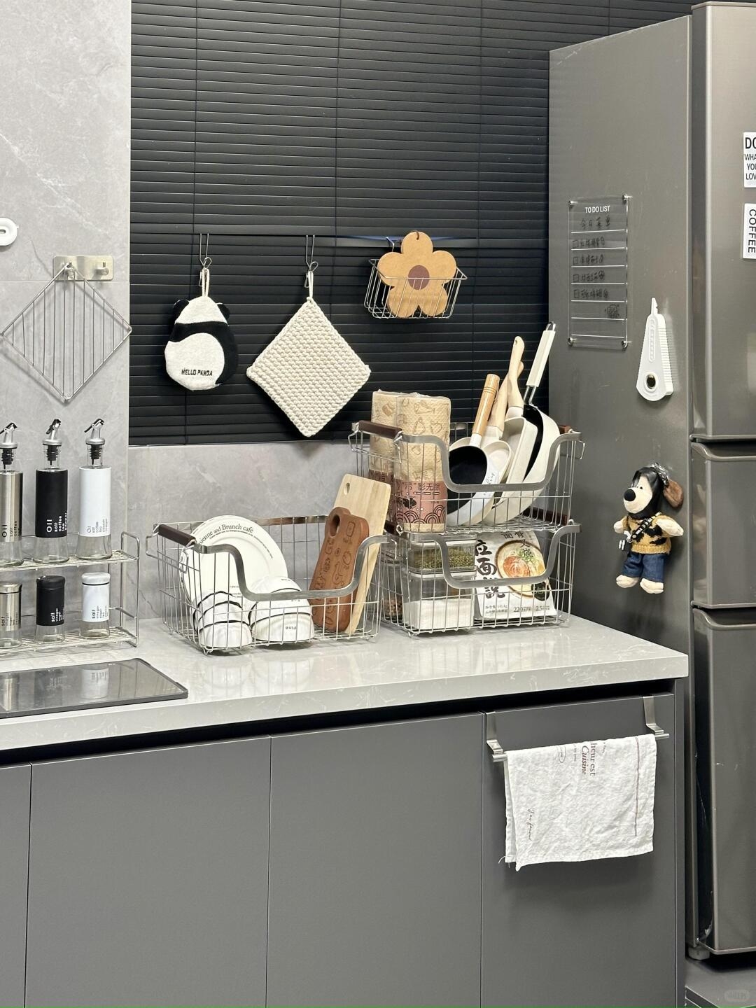 ছোট অ্যাপার্টমেন্টের জন্য একটি আবশ্যক! লোড-ভারবহন এবং টেকসই একটি প্রাচীর-মাউন্ট করা ধাতব শেলফ কীভাবে চয়ন করবেন?